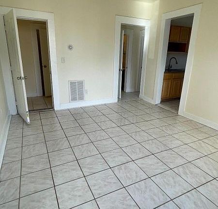 5th image of 48 Salem St #1