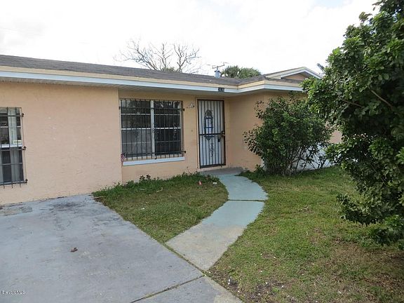 2nd image of 2120 Monticello Dr