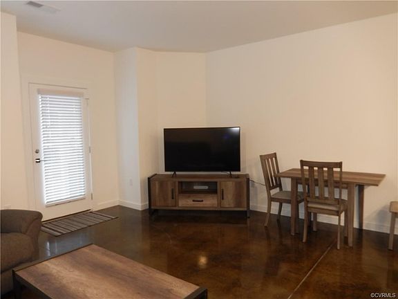 5th image of 1205 Bainbridge St Unit A