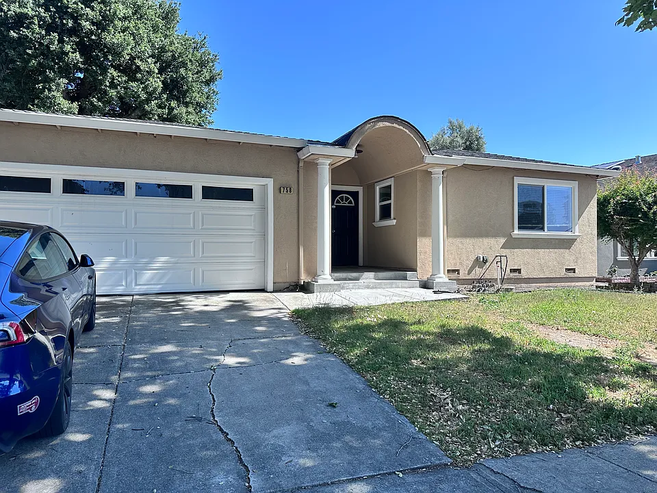 758 Covina Way