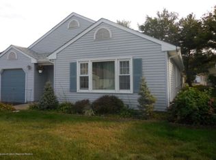 9 Deer Run Ln, Brick, NJ 08724