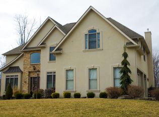 203 Carpenter Hill Rd, Clarks Summit, PA 18411