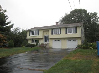 5 Fawn Dr, Wallingford, CT 06492