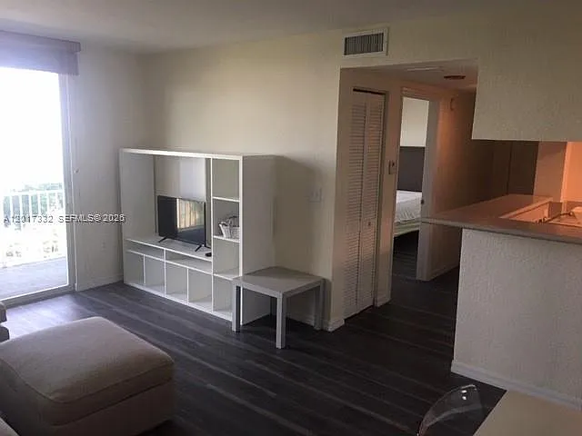 Seybold Pointe Condo — Photo 2