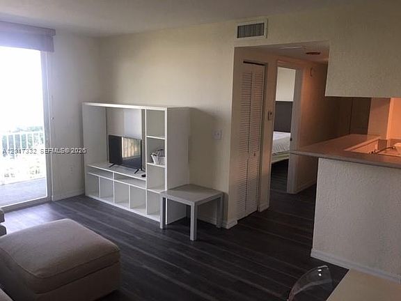 2nd image of 816 NW 11th St APT 1104