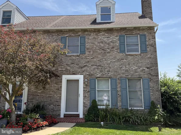 447 Cahill Cir, Honey Brook, PA 19344