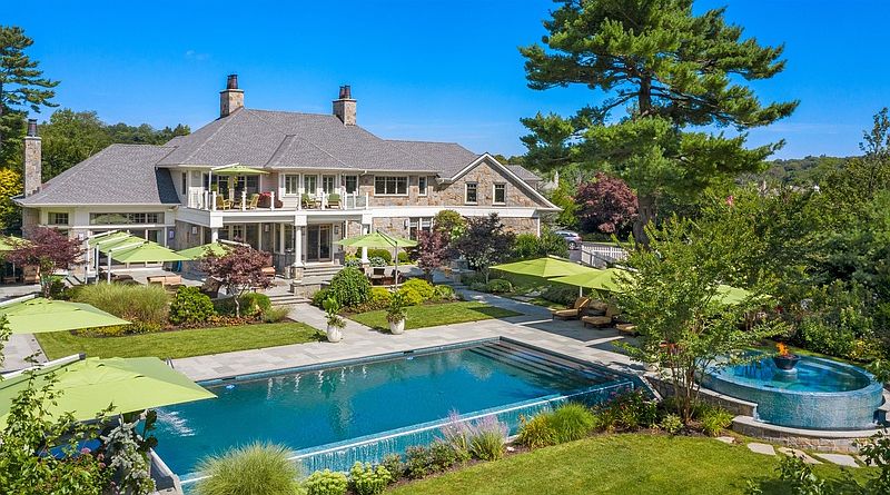 1st image of 1 Hidden Pond Dr