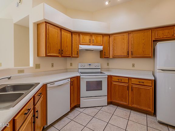 3rd image of 7334 E Placita Luz De La Luna
