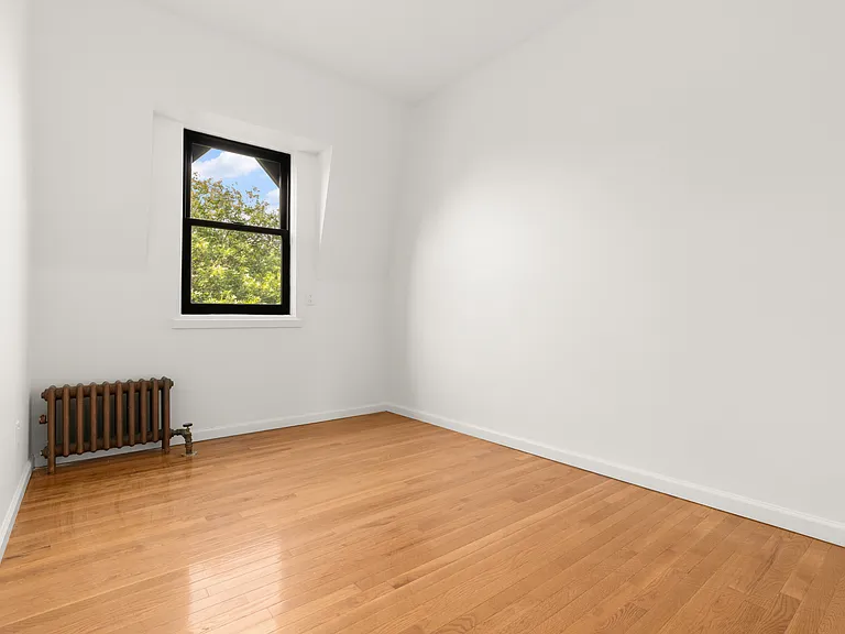 380 Monroe St #3 — Photo 4