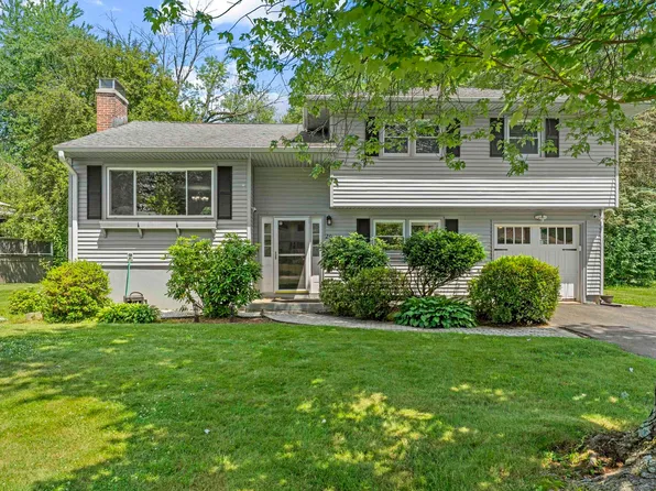 20 Greenbrier Drive, West Hartford, CT 06117