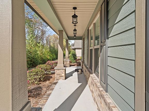 3rd image of 236 Camden Way