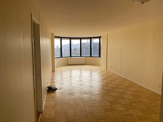Rented by Vipler Realty | media 18
