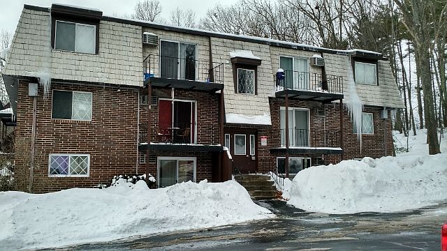 1st image of 2 Pembroke Dr Unit 9