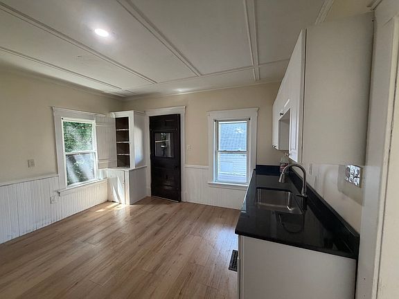 4th image of 26-28 Devens St