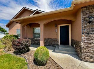 8000 Westbrook Ave, Yakima, WA 98908