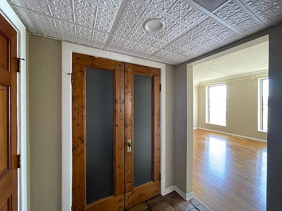 2nd image of 1106 Mundy Dr #3