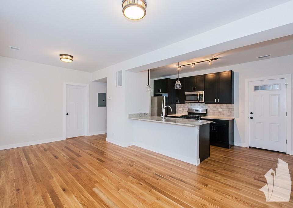 1st image of 2201 W Eastwood Ave APT 1S