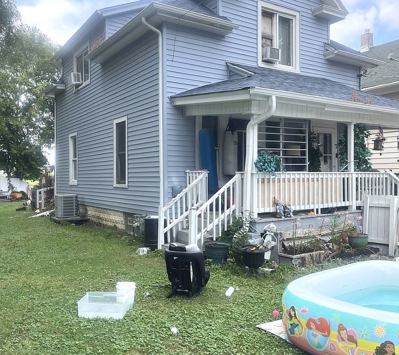 2nd image of 110 N Loucks St