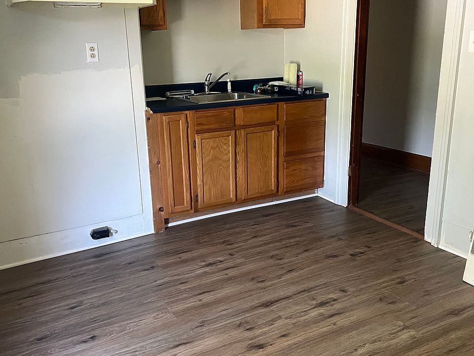 Kitchen - New stove and refrigerator coming soon