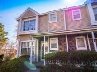 12 Groom Ct, Tinton Falls, NJ 07753