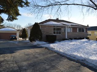 5421 W Dean Rd, Brown Deer, WI 53223