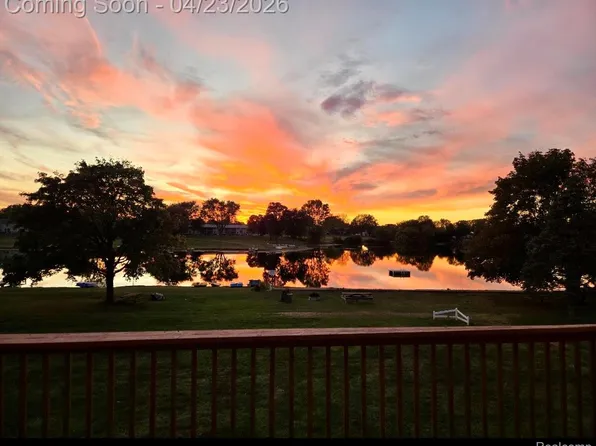 26955 Milford Rd Unit 30, South Lyon, MI 48178