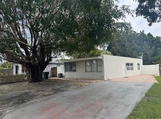 627 Lancaster St, Boca Raton, FL 33487
