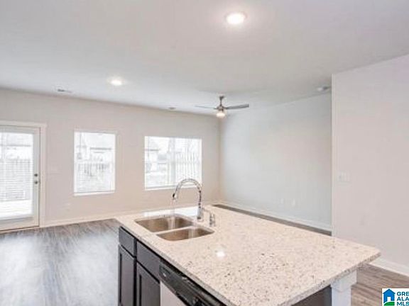 4th image of 679 The Heights Ln
