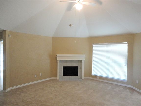 3rd image of 308 Craddock Dr