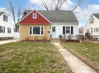 1383 Circle Dr NW, Kankakee, IL 60901