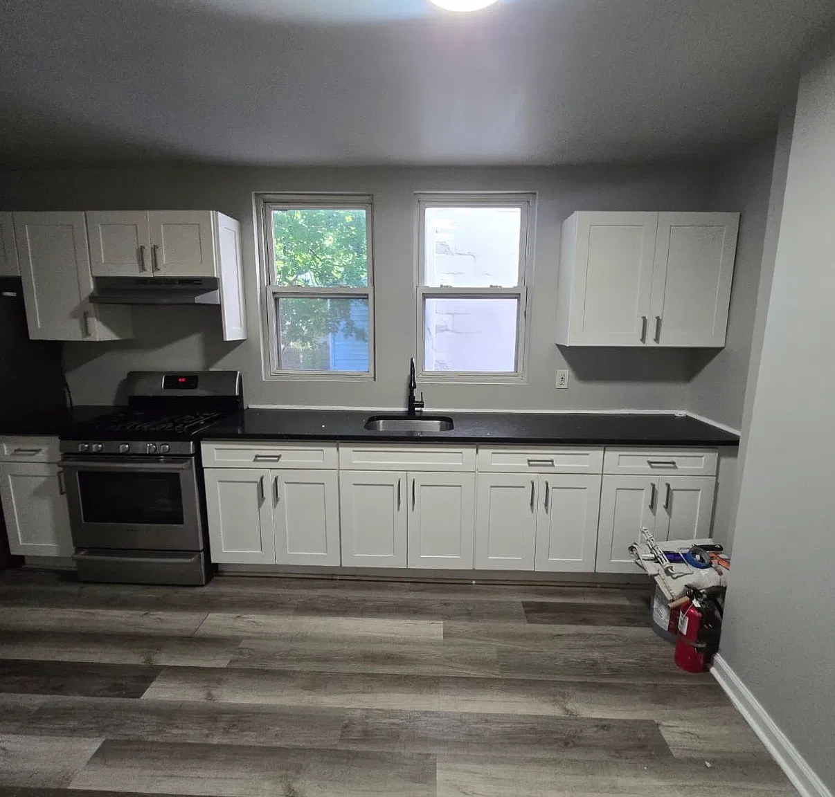 3 bed, 1000 sqft, $2,500 — Photo 1