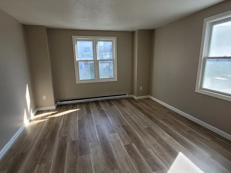 7 Gibbs St #7 — Photo 3