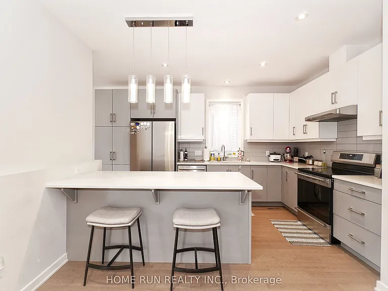 250 Soprano Ave — Photo 9