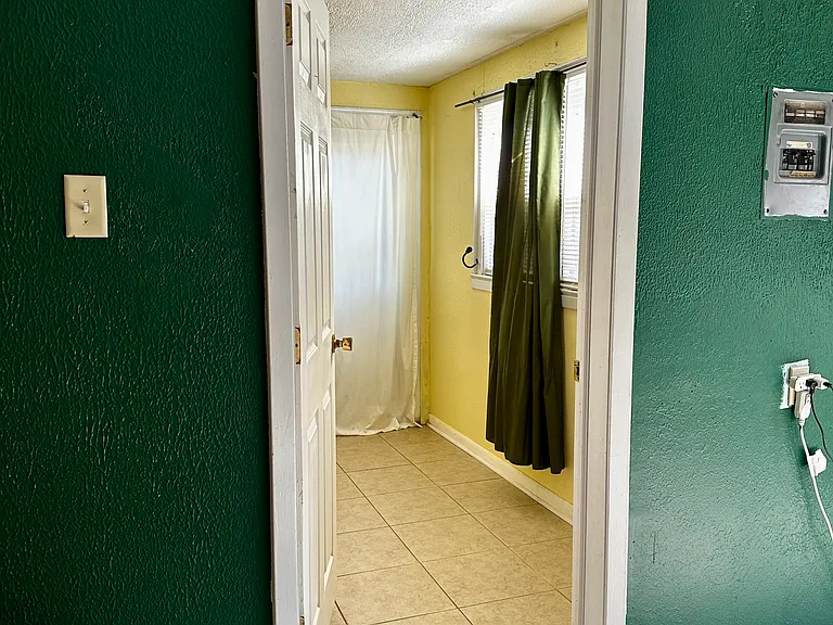1150 Park Blvd #B — Photo 8