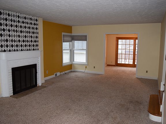 5th image of 927 1st Ave SE