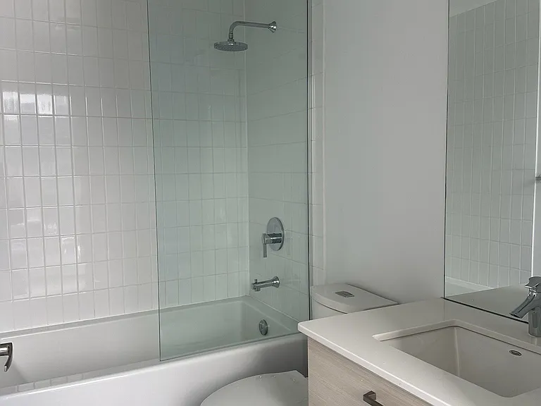 210 Simcoe St #2402 — Photo 9