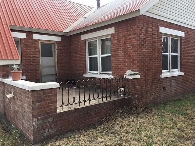 1st image of 505 N Highland Ave