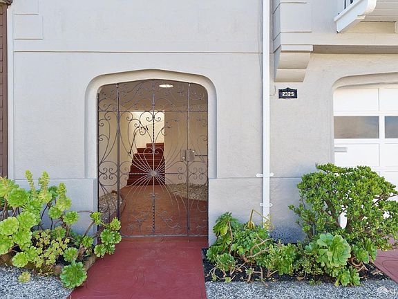 2nd image of 2325 Ortega St