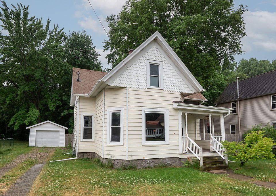 1st image of 436 E Division St