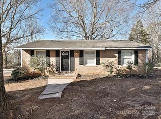 738 Rudd Ct, Charlotte, NC 28216