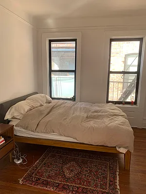 Rented by M.Grossman R.E. Management | media 9