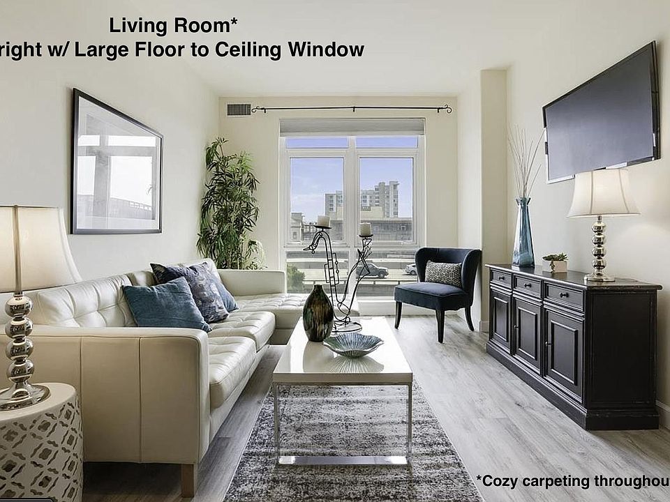 Floor to Ceiling Noise Cancelling Windows. View of Jack London Square and vibrant 880. Bright and Quiet.