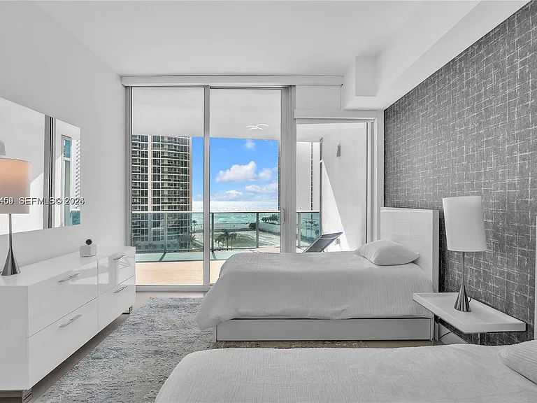 17550 Collins Ave #704 — Photo 29