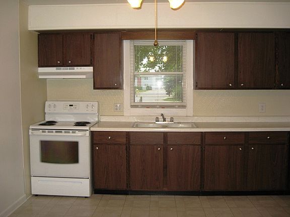 4th image of 299 Edgemere Ct