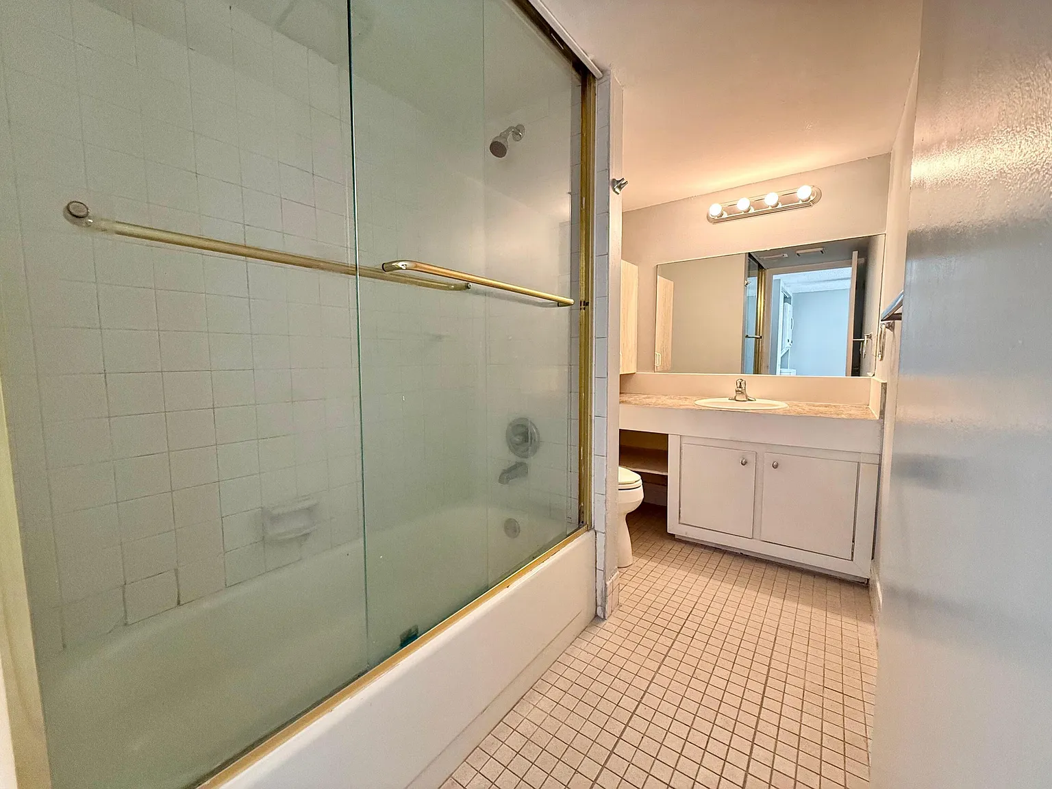 2 bed, 1.5 bath, 880 sqft, $1,850 — Photo 4