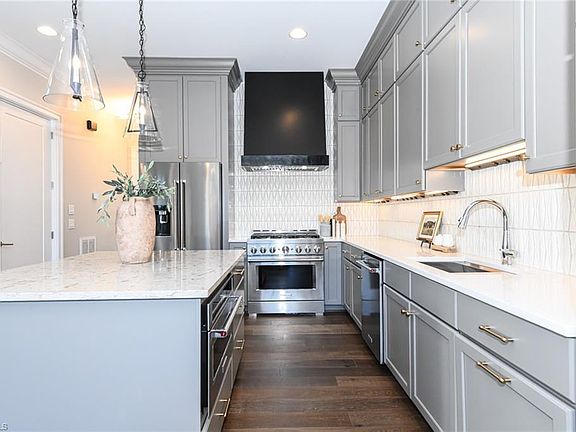 3rd image of 2917 Hayden Park Ln