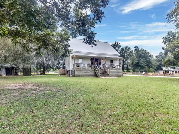 1098 Charles Marks Rd, Arnaudville, LA 70512