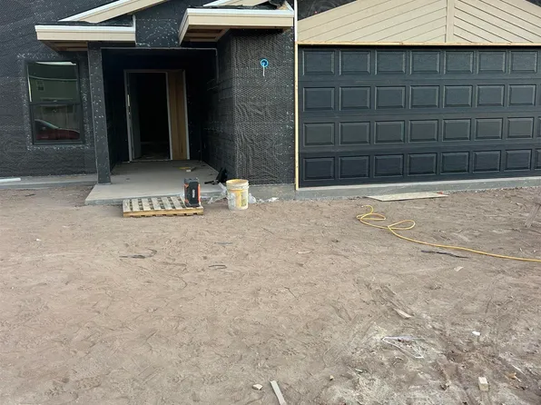 1029 Clover Ln, Roswell, NM 88203