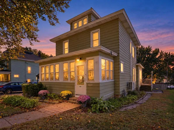 805 1st St SW, Faribault, MN 55021