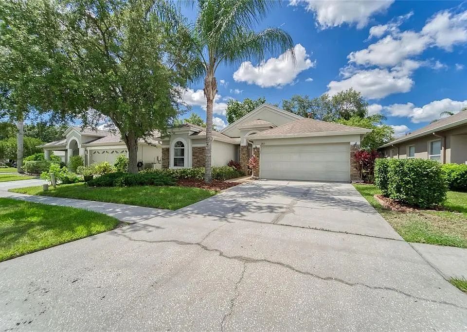 1st image of 2611 Silvermoss Dr